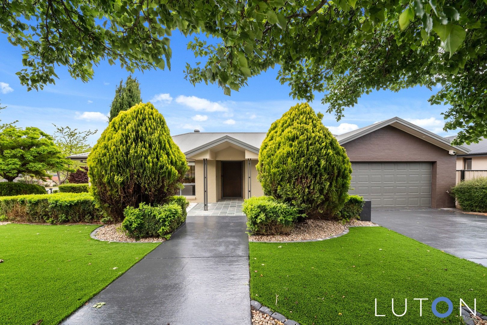 3 bedrooms House in 35 Proserpine Circuit AMAROO ACT, 2914