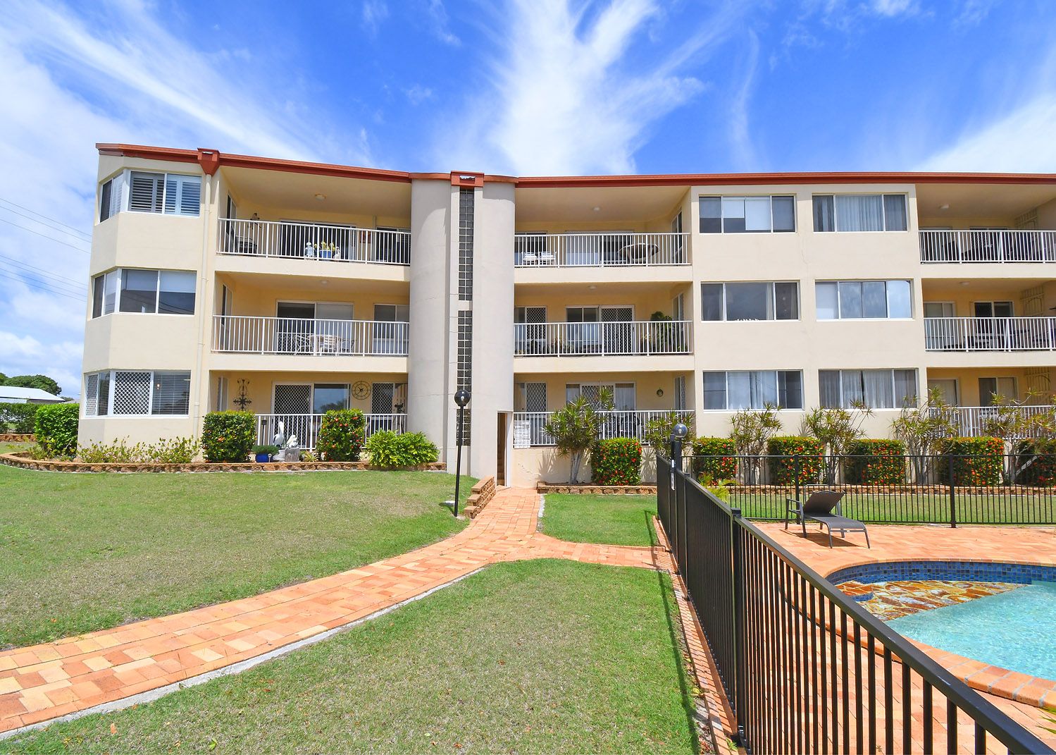 1/13-15 Pulgul Street, Urangan QLD 4655, Image 0