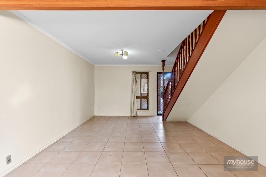 11/367 Margaret Street, Newtown QLD 4350, Image 2