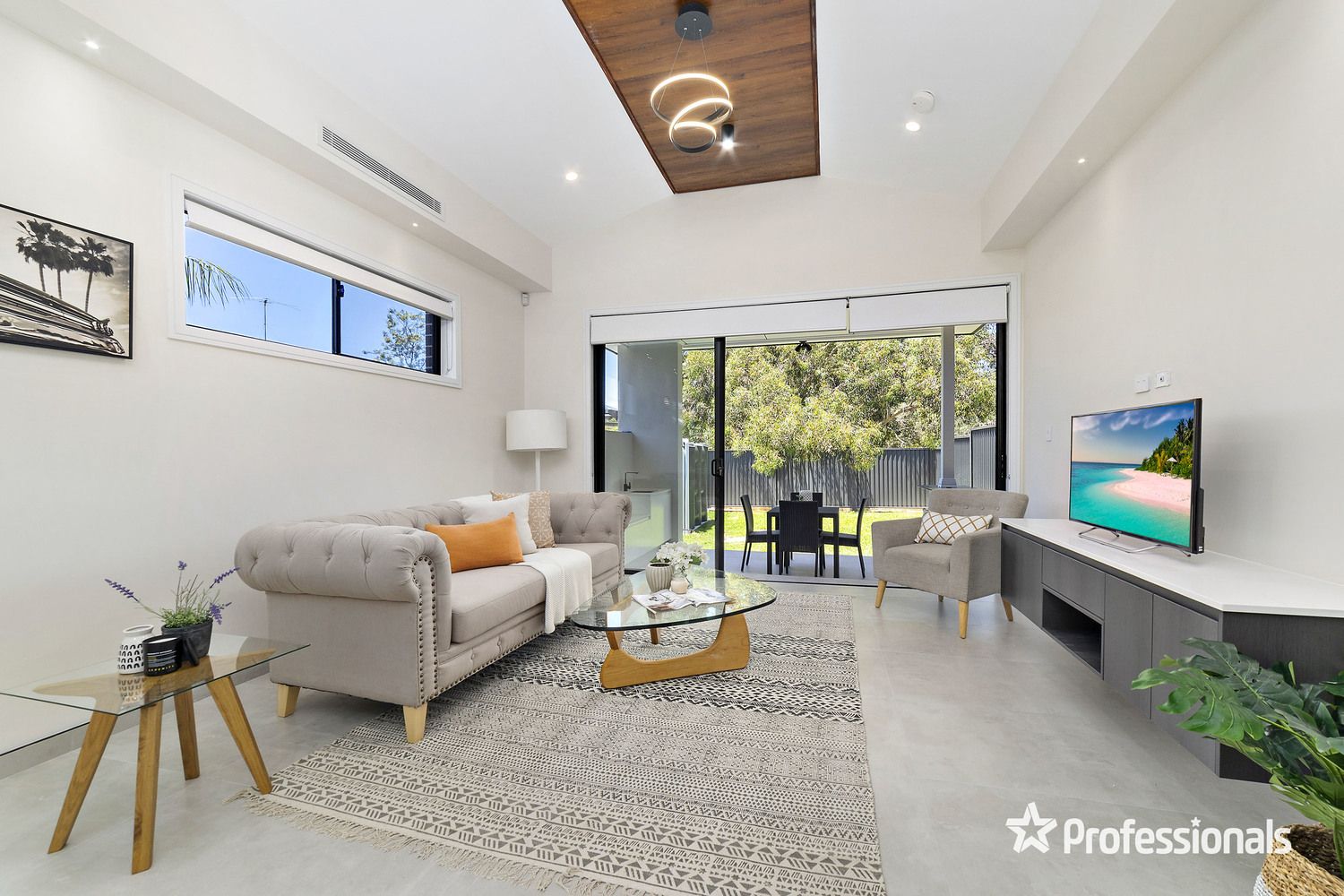 102B Thomas Street, Picnic Point NSW 2213, Image 2