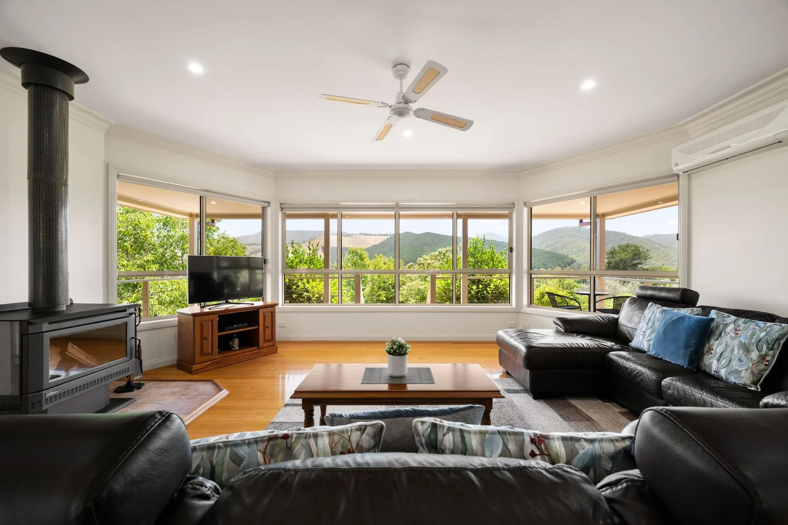 Additional image 10 of 1 James Close, Bright VIC 3741