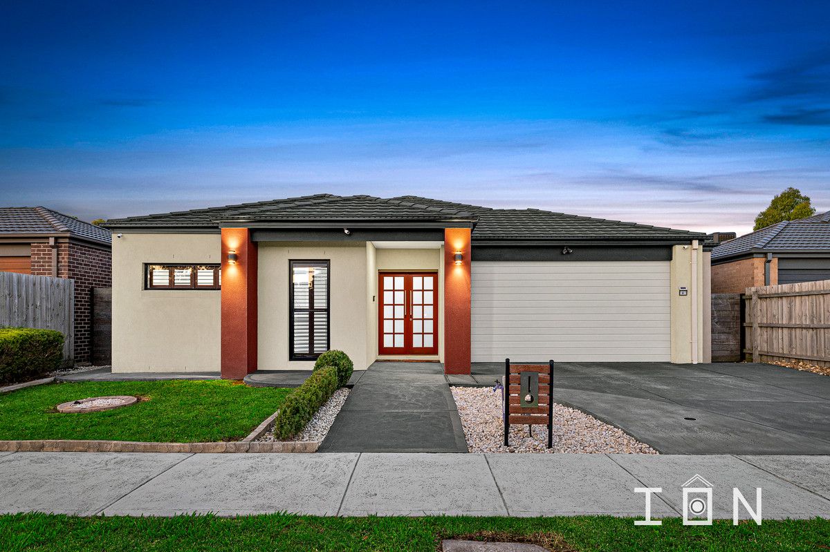 4 Fairlane Court, Cranbourne East VIC 3977, Image 0