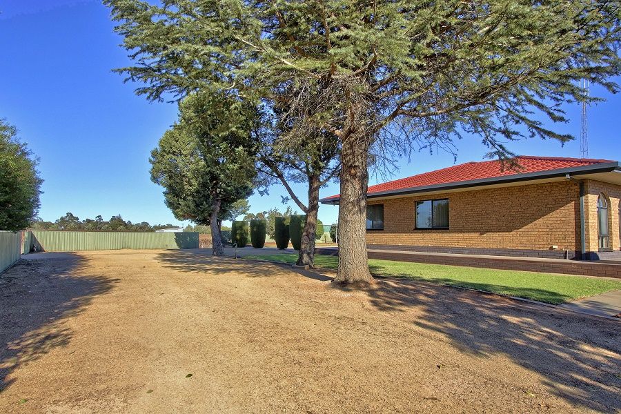 696 Old Sturt Highway, Glossop SA 5344, Image 2