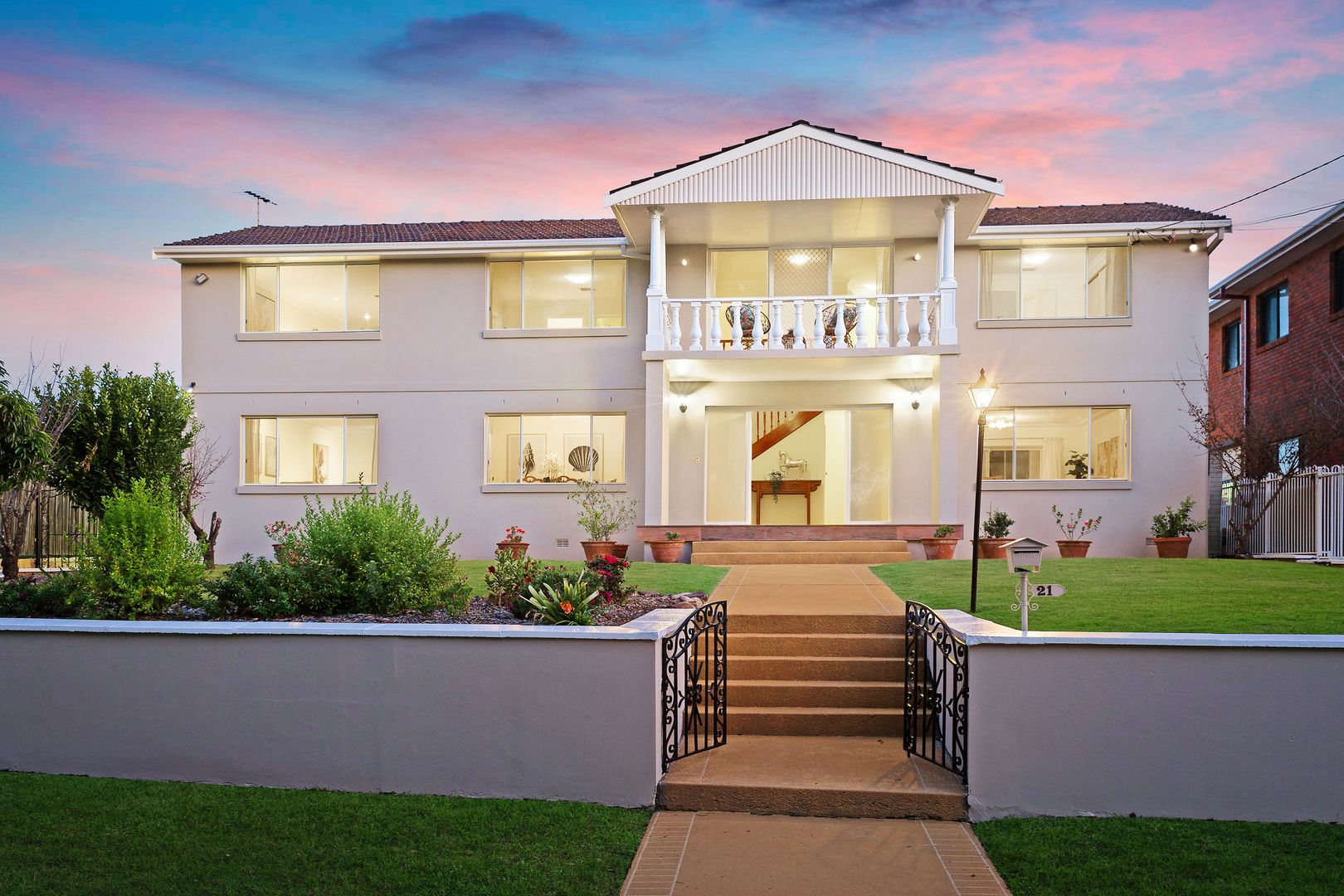 5 bedrooms House in 21 Albany Crescent EAST KILLARA NSW, 2071