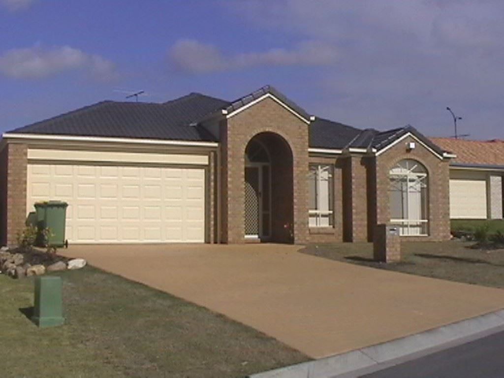 4 bedrooms House in 9 Moorrinya Circuit NORTH LAKES QLD, 4509