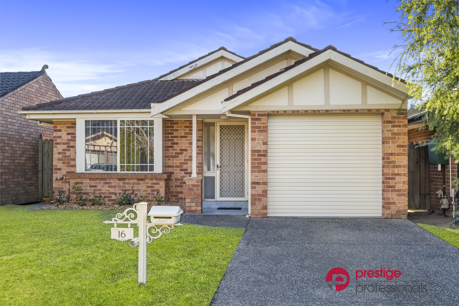 16 Tomago Court, Wattle Grove NSW 2173, Image 0