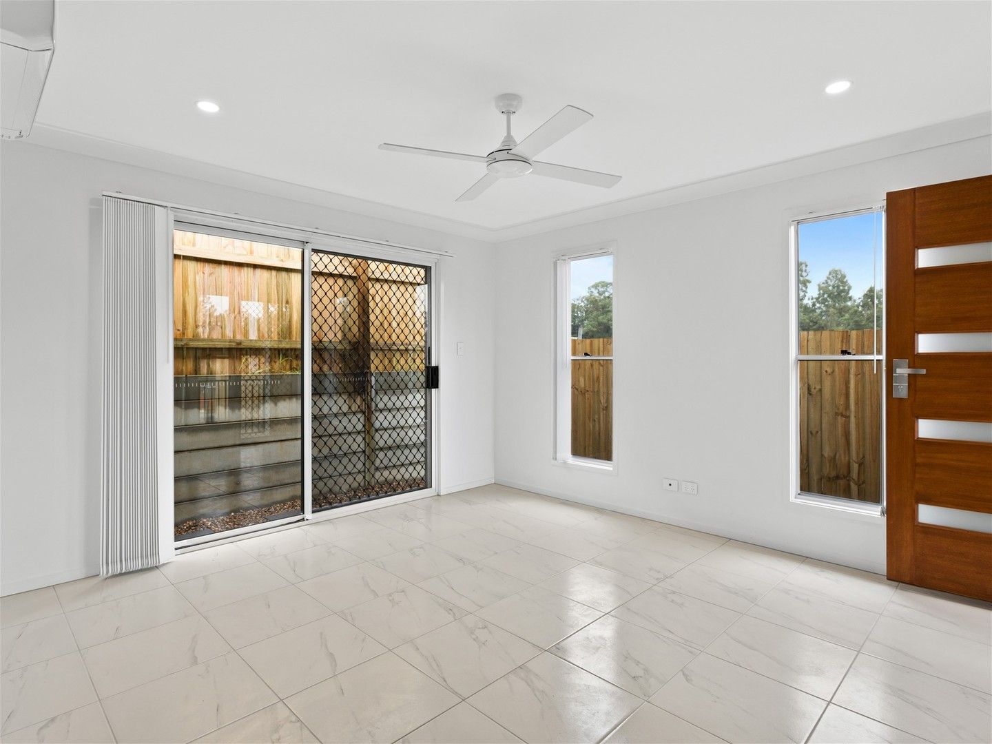 4B Waterway Crescent, Hillcrest QLD 4118, Image 1