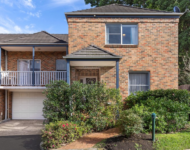 9/8 Shinfield Avenue, St Ives NSW 2075