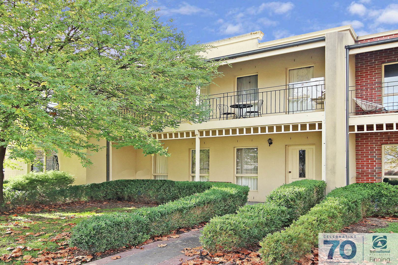 2/10 Parkhill Drive, Berwick VIC 3806, Image 1