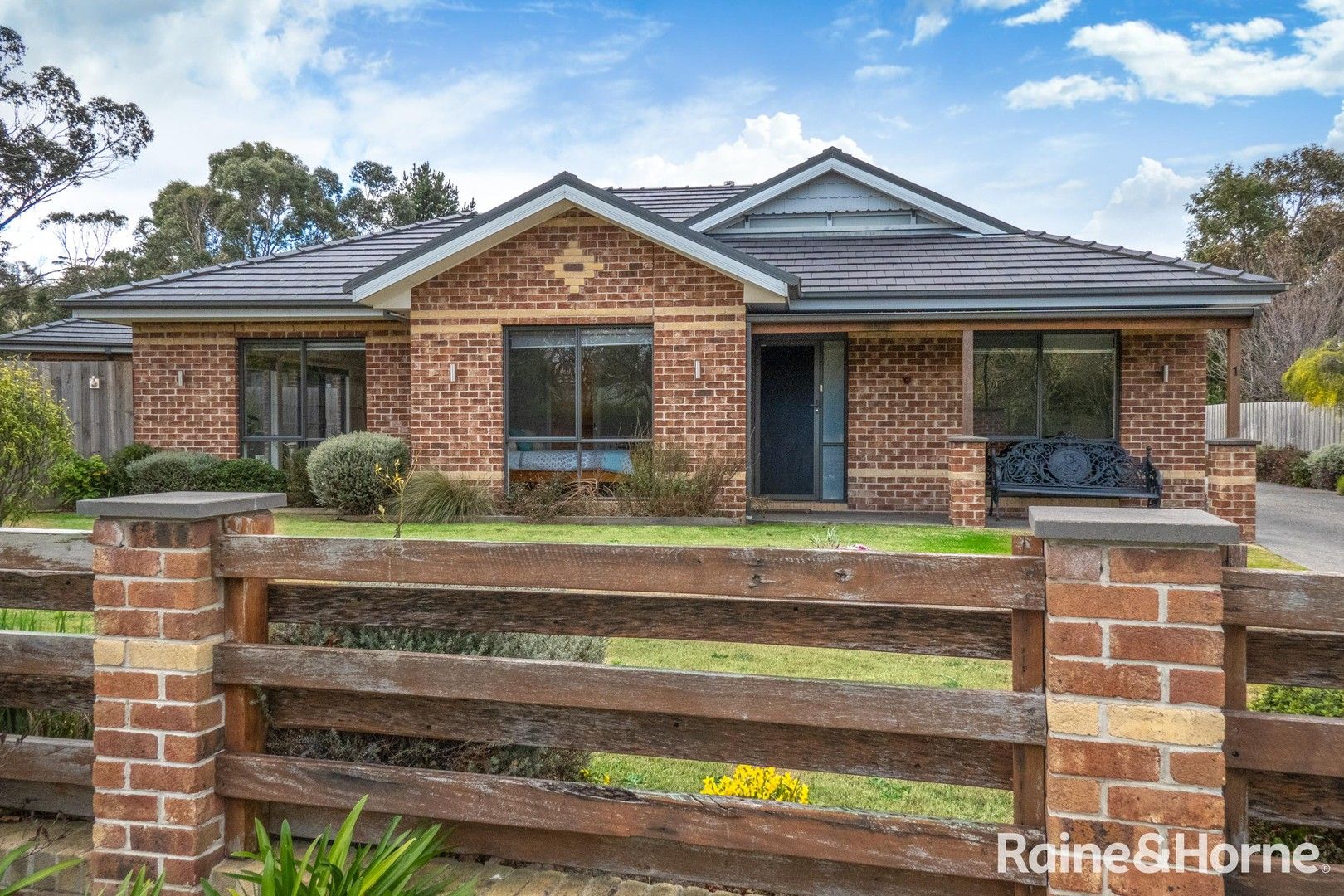 1/104 Station Road, Gisborne VIC 3437, Image 0