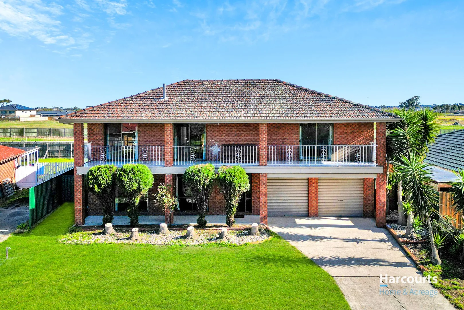 77 Gipps Crescent, Cranbourne North VIC 3977