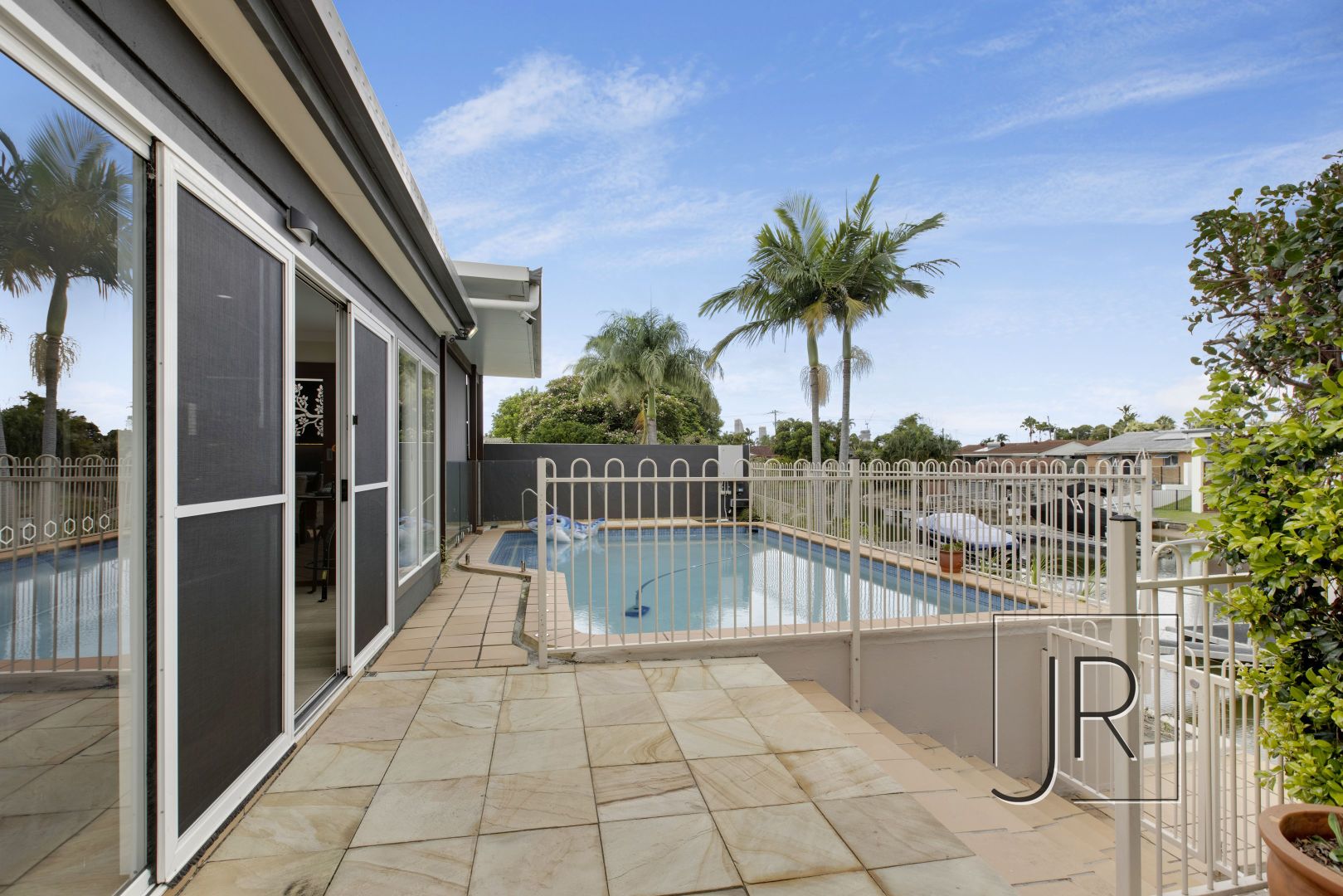 8 Ensenada Court, Broadbeach Waters QLD 4218, Image 1