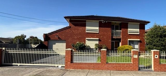 3 bedrooms Apartment / Unit / Flat in Unit 1/272 Milleara Rd AVONDALE HEIGHTS VIC, 3034