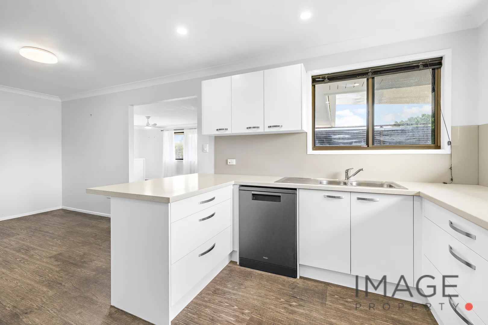 Additional image 7 of 8 Sportsground St, Redcliffe QLD 4020