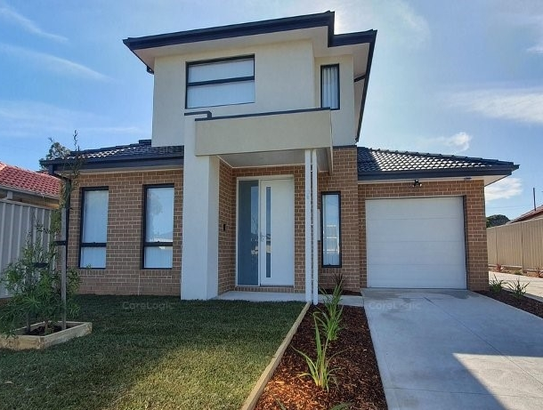 32B Newbury Street, Deer Park VIC 3023