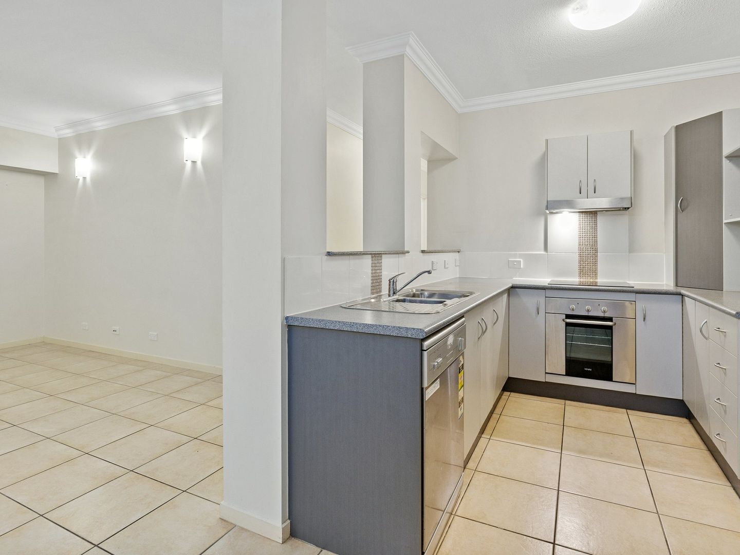 2005/40-42 Clifton Road, Clifton Beach QLD 4879, Image 1