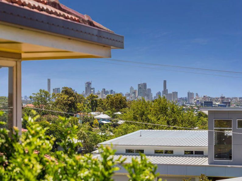 4 bedrooms House in 124 Pring Street TARRAGINDI QLD, 4121