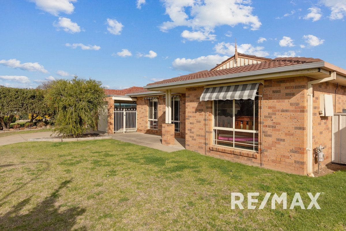 10 Yentoo Drive, Glenfield Park NSW 2650, Image 1