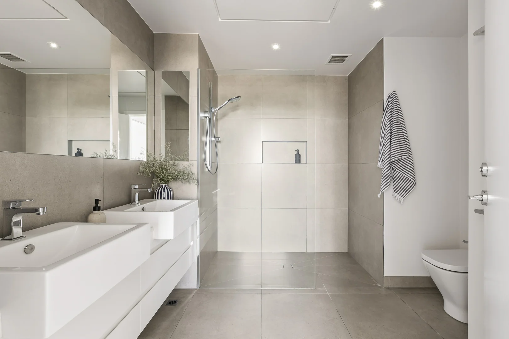 Additional image 7 of T02/147 Beach Street, Port Melbourne VIC 3207