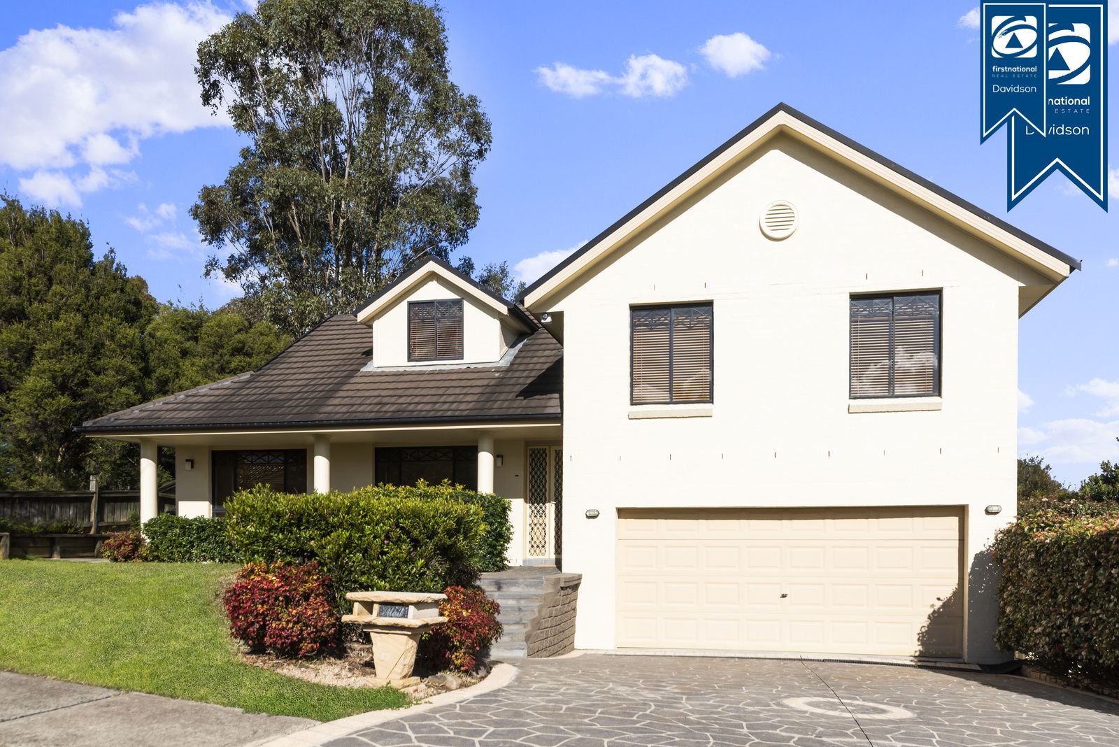 4 bedrooms House in 57 Welling Drive NARELLAN VALE NSW, 2567