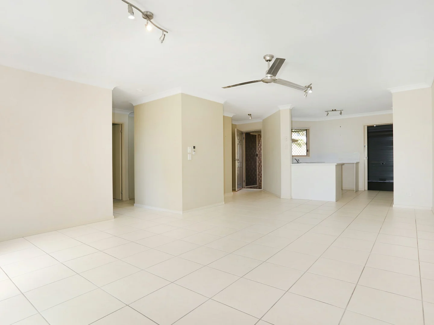 Additional image 9 of 11/6-10 Bourton Road, Merrimac QLD 4226