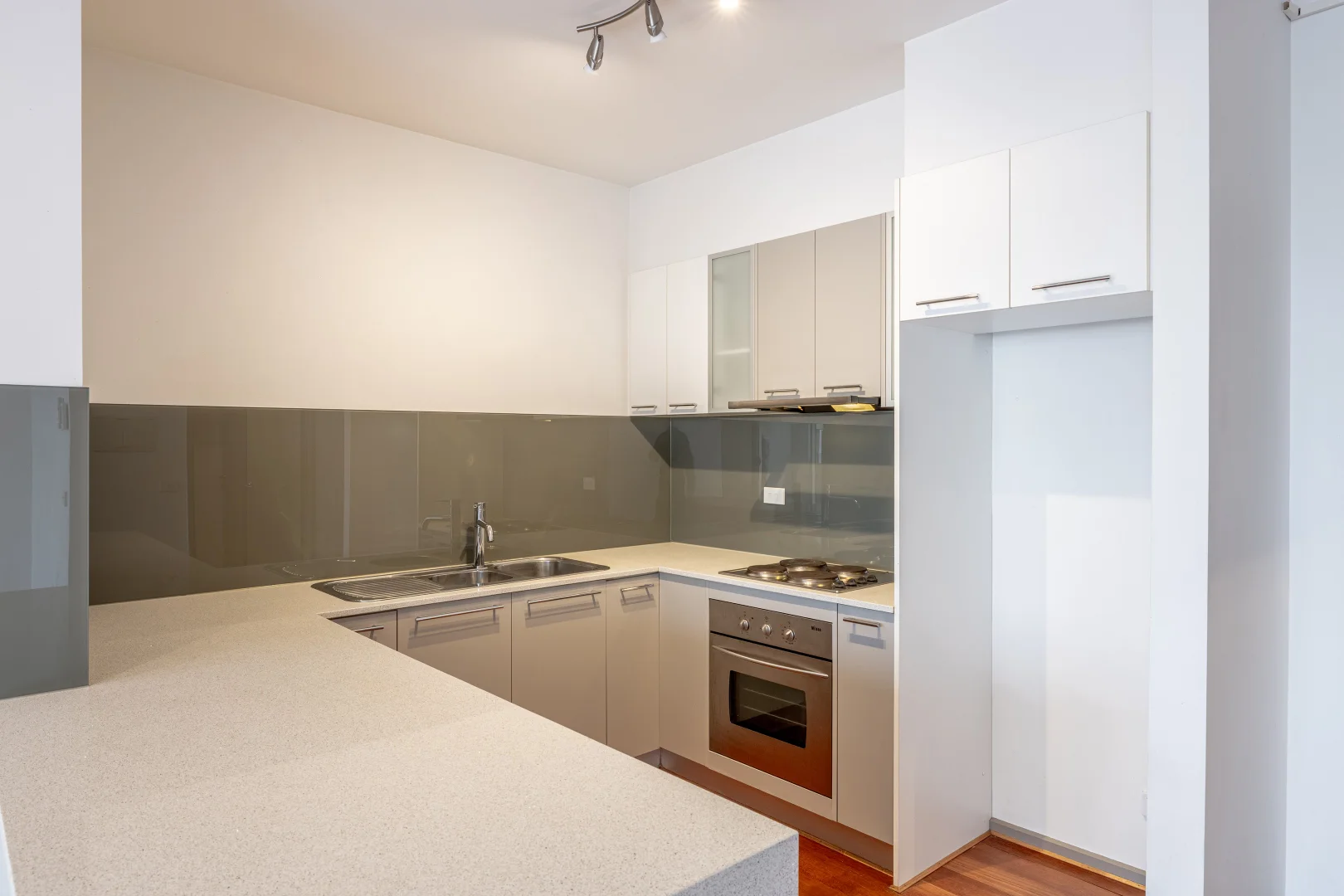 Additional image 2 of 2/100-104 Poath Road, Hughesdale VIC 3166