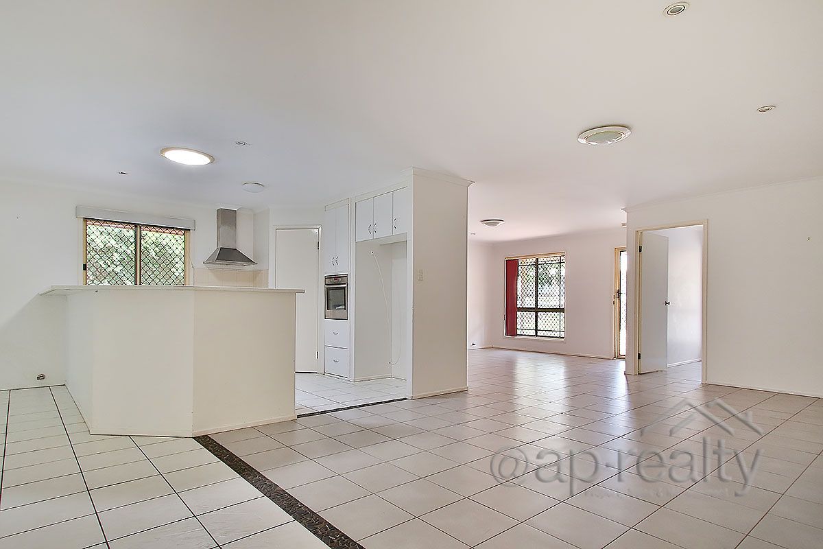 11 Brooklands Circuit, Forest Lake QLD 4078, Image 2