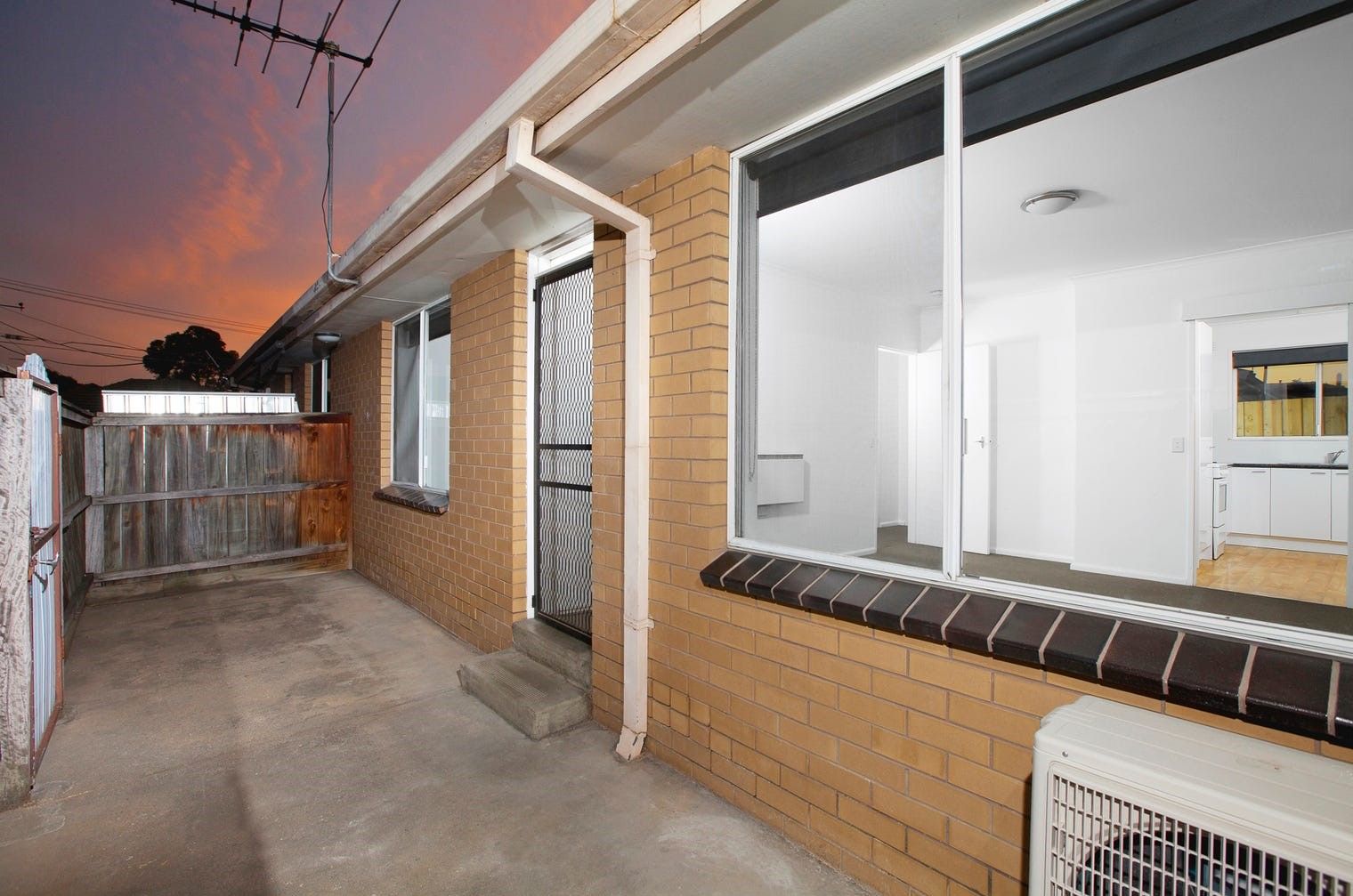 2 bedrooms Apartment / Unit / Flat in 2/2 Woolton Avenue THORNBURY VIC, 3071