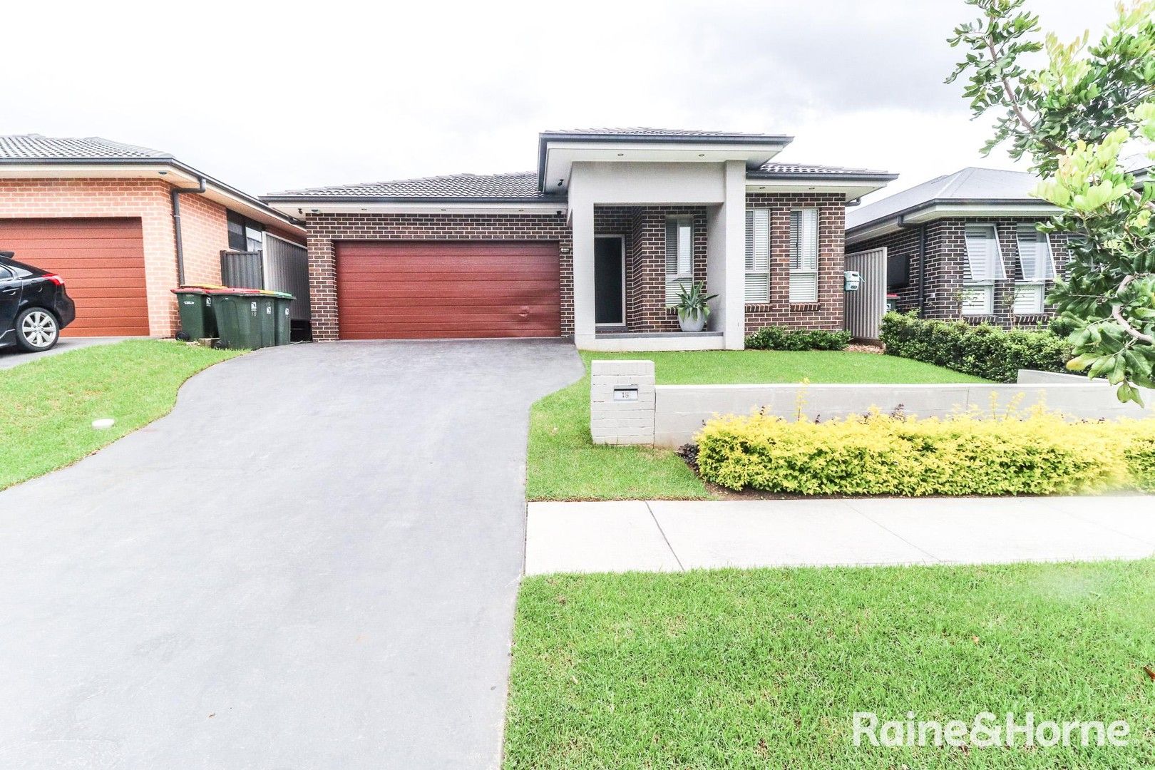 4 bedrooms House in 18 Victor Street GREGORY HILLS NSW, 2557