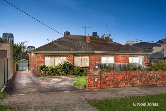 Picture of 67 Tyne Street, BOX HILL NORTH VIC 3129