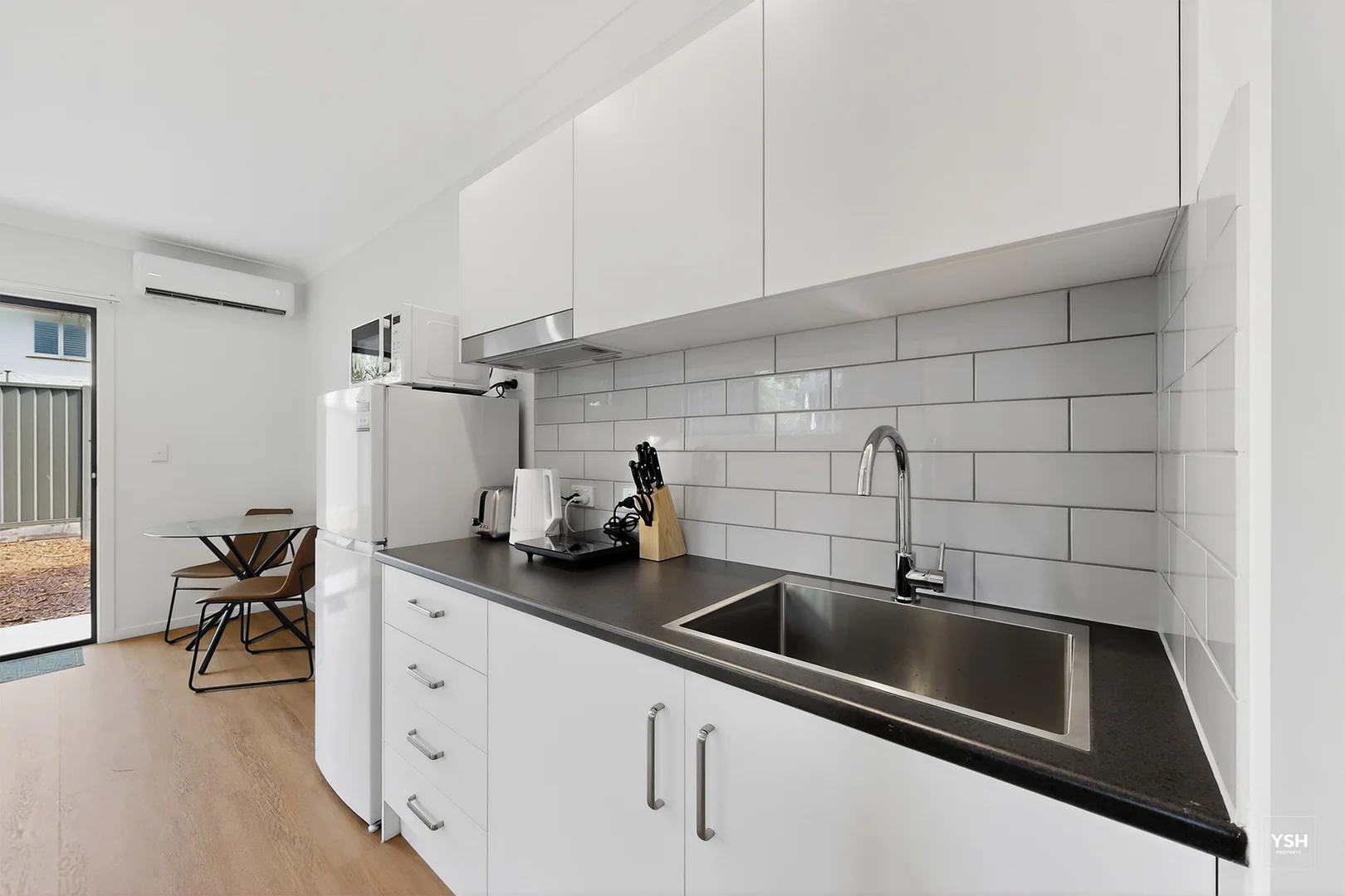 Additional image 8 of 696 Robinson Road, Aspley QLD 4034