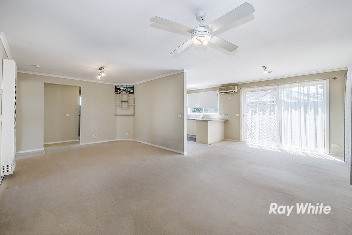 31 Bates Street, Cranbourne West VIC 3977, Image 2