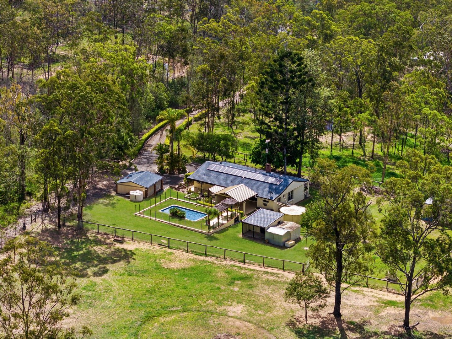4 bedrooms House in 1 Outlook Crescent VINEGAR HILL QLD, 4343