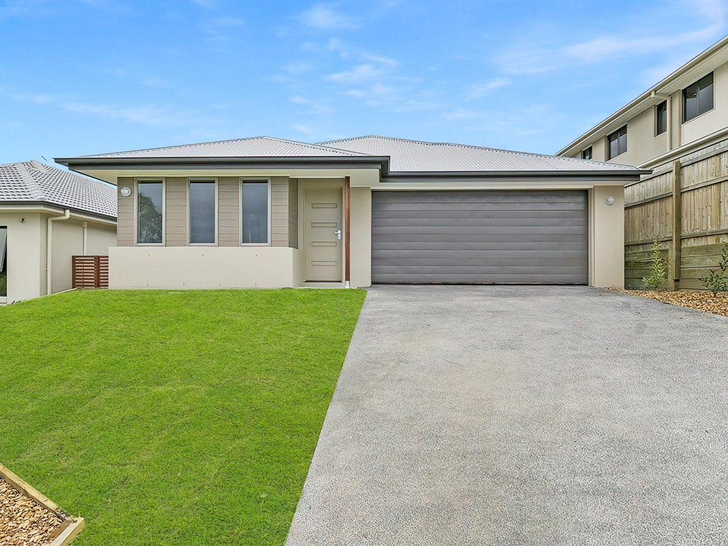 4 bedrooms House in 45 Treetops Avenue SPRINGFIELD LAKES QLD, 4300