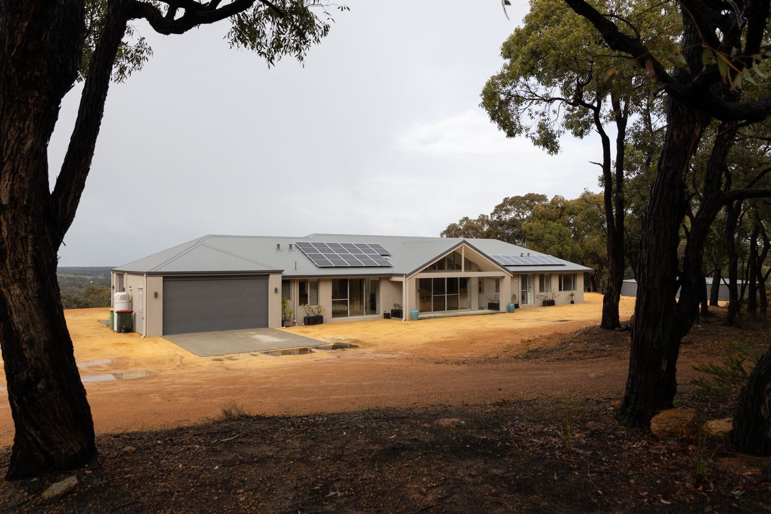 4 bedrooms Acreage / Semi-Rural in  OAKFORD WA, 6121