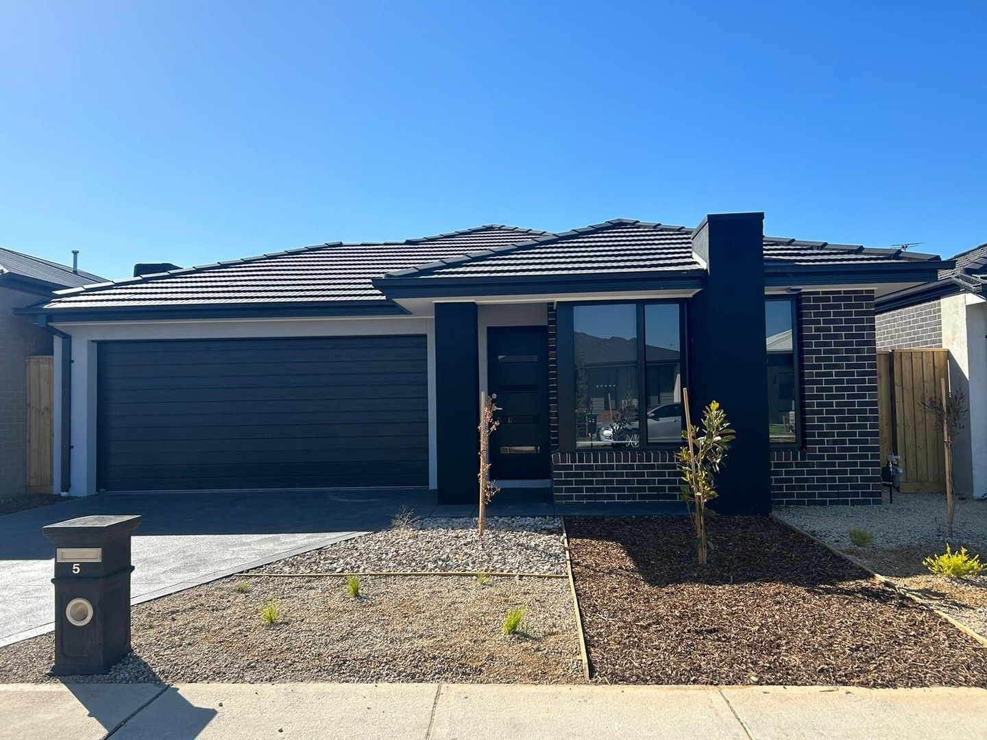 4 bedrooms House in 5 Goshawk Street DEANSIDE VIC, 3336