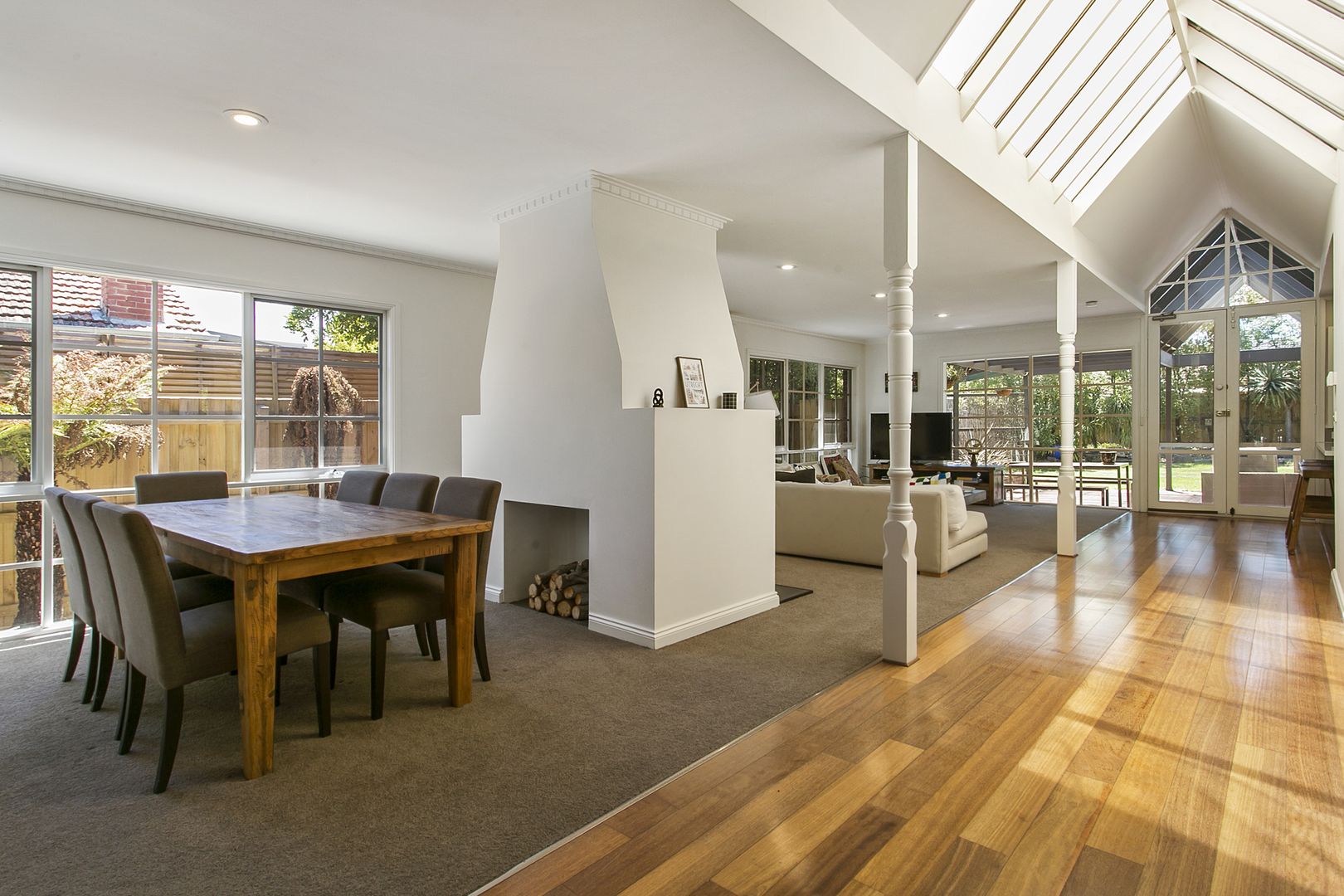 12 Gilsland Road, Murrumbeena VIC 3163 House For Rent 1,150 Domain