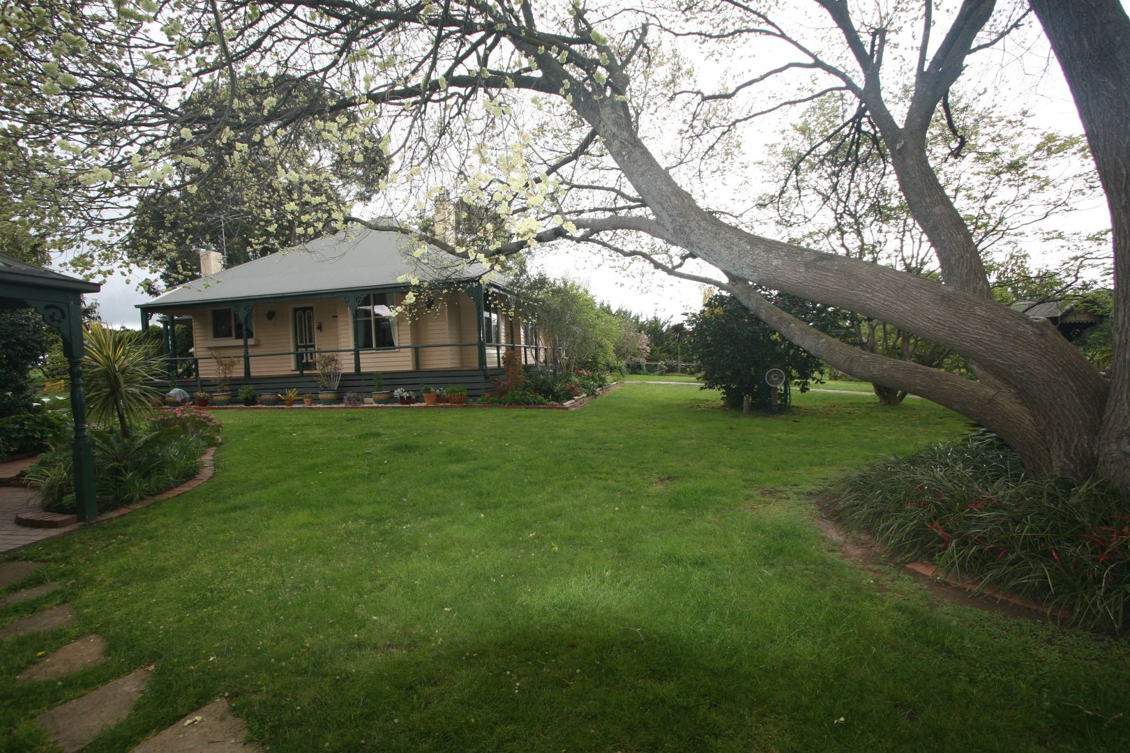 44 Dickie Road, Officer VIC 3809, Image 2