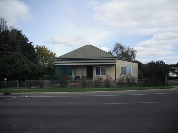20 Orange Road, Blayney NSW 2799