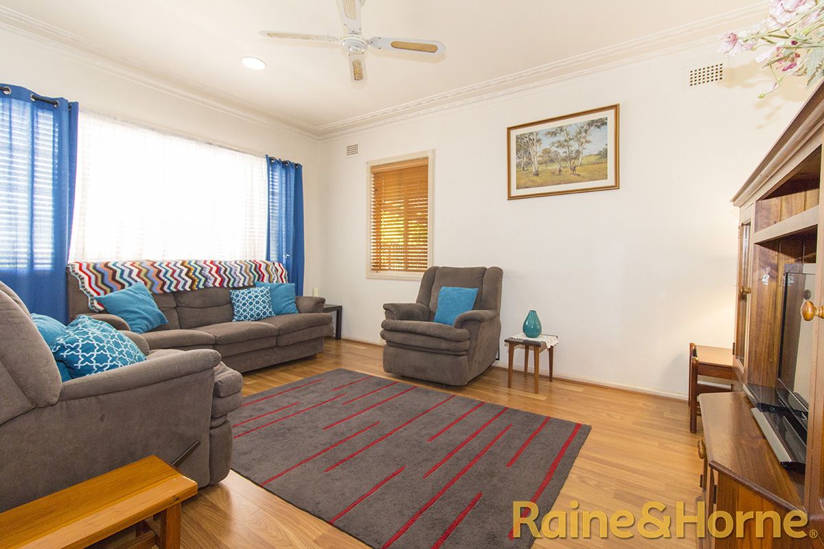 1 Corbett Avenue, Dubbo NSW 2830, Image 1