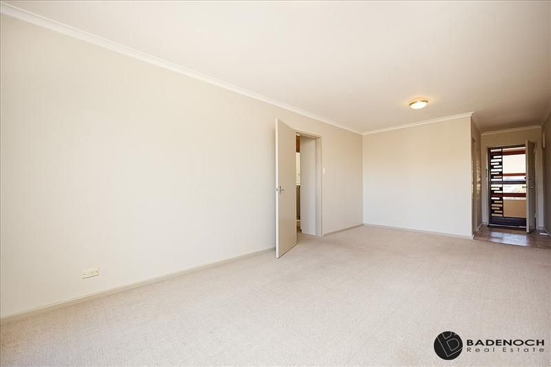 4/7 McGee Place, Pearce ACT 2607, Image 2
