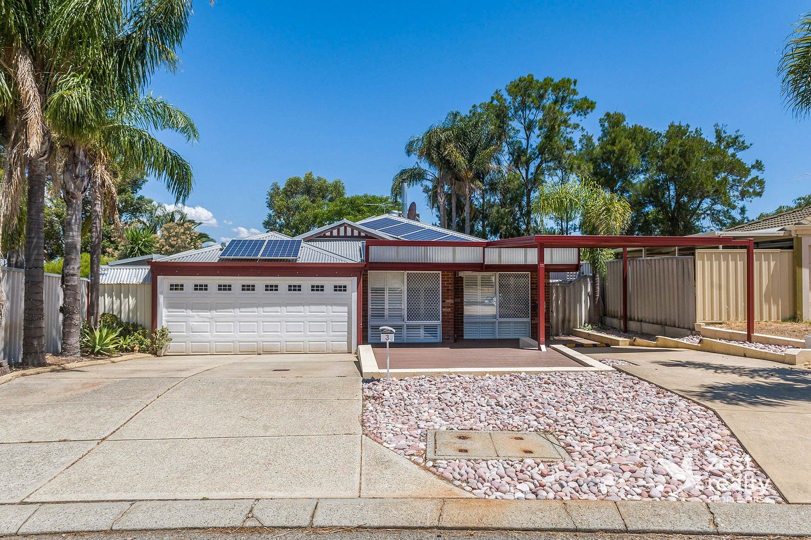 5 bedrooms House in 3 Salter Place PARMELIA WA, 6167