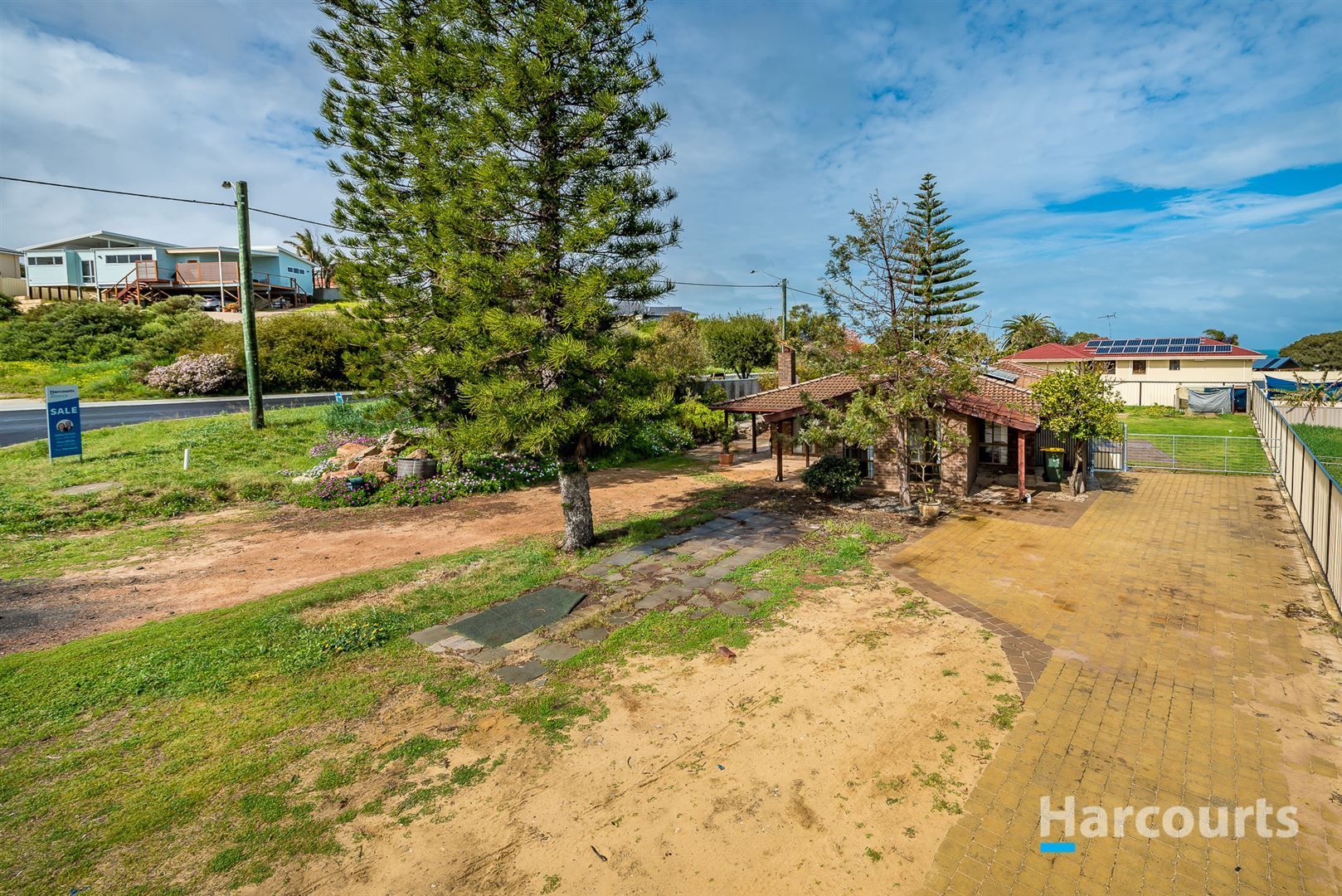 4 bedrooms House in 1 Cameron Street QUINNS ROCKS WA, 6030