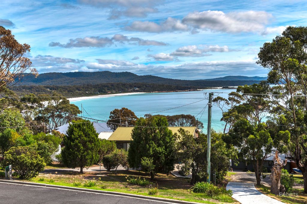 18 Highcrest Avenue, Binalong Bay TAS 7216, Image 1