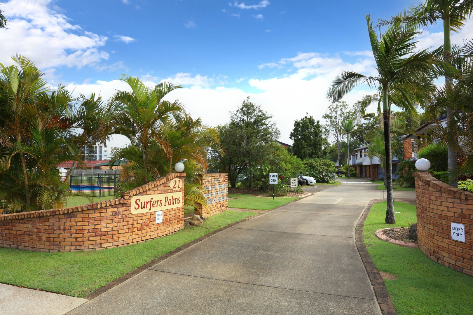 18/21 St Kevins Avenue, Benowa QLD 4217, Image 2