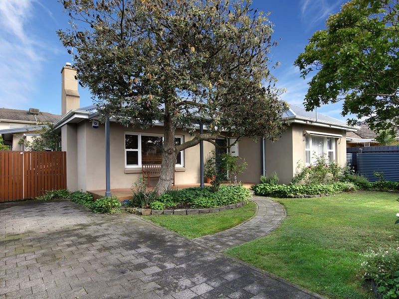 4 bedrooms House in 3 Tambet Street BENTLEIGH EAST VIC, 3165