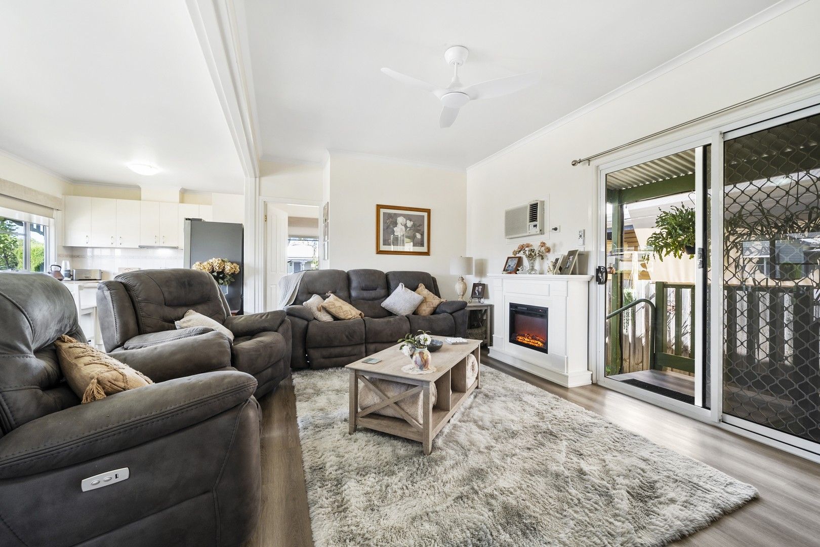 137/2A Railway Avenue, Werribee VIC 3030, Image 0