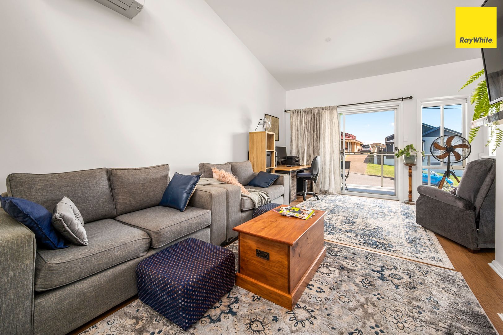 4/8 George Street, Belmont NSW 2280, Image 1