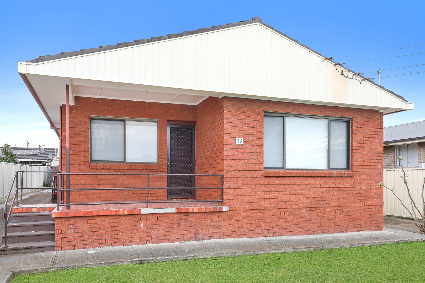2 bedrooms Apartment / Unit / Flat in 1/39 Veronica Street WARILLA NSW, 2528