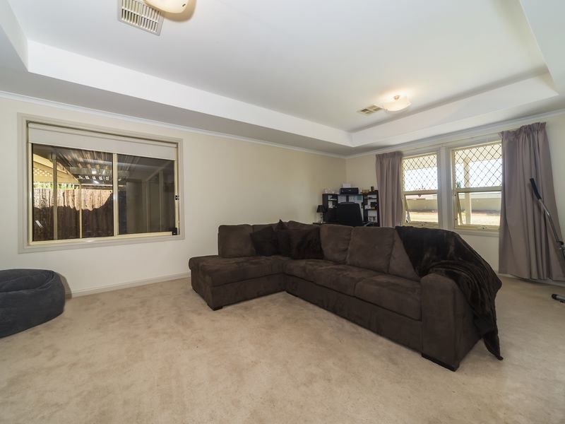 15 Eton Drive, ANDREWS FARM SA 5114, Image 2